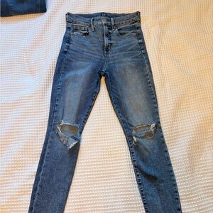 GAP Women's Blue Ripped Skinny Jeans